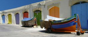 570745_pretty_garage_doors_and_boats[1]